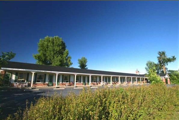 奥博格乐皮极尼尔汽车旅馆 Farnham 外观 照片